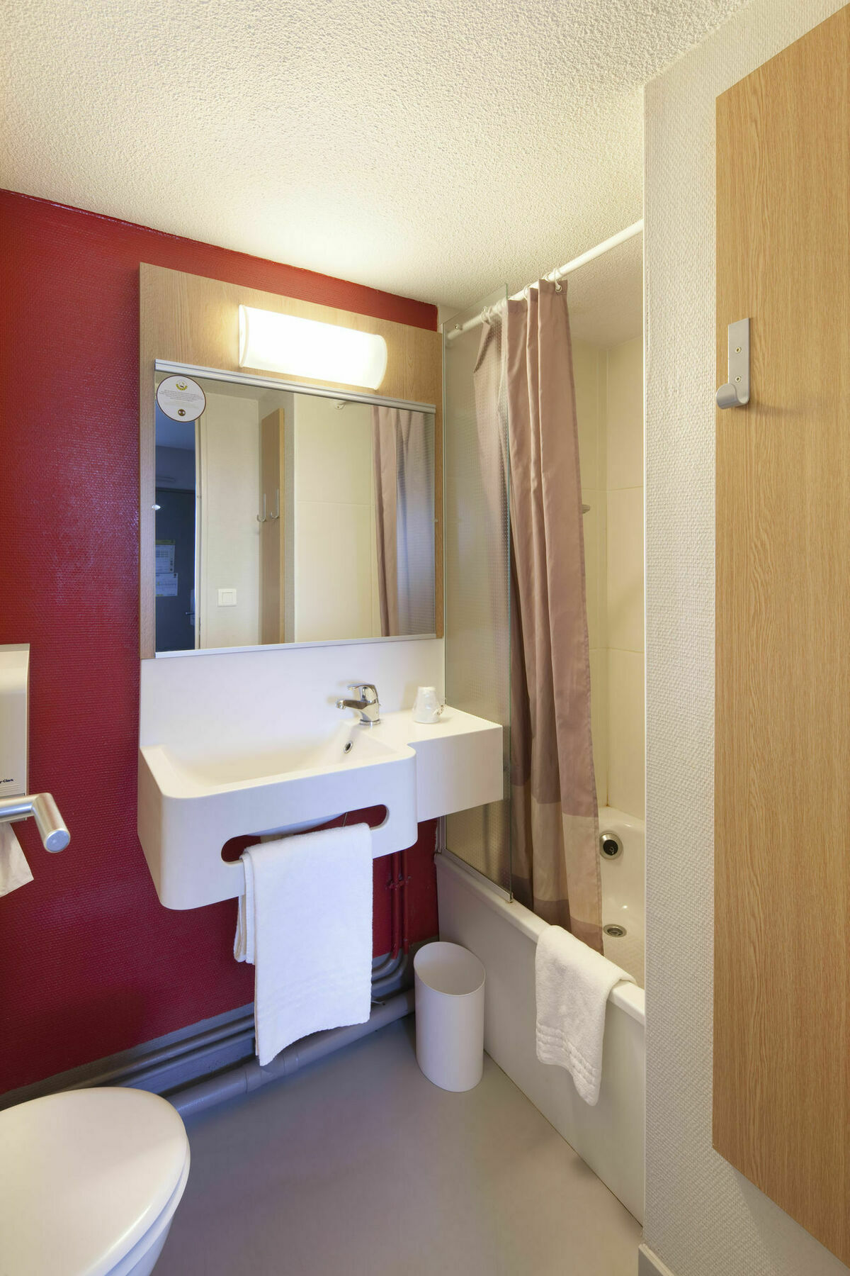 B&B Hotel Quimper Nord Douarnenez Exterior photo